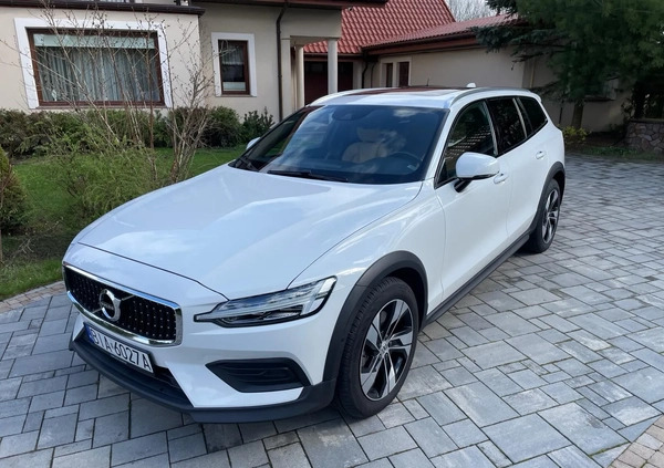 Volvo V60 Cross Country cena 122000 przebieg: 87237, rok produkcji 2019 z Białystok małe 781